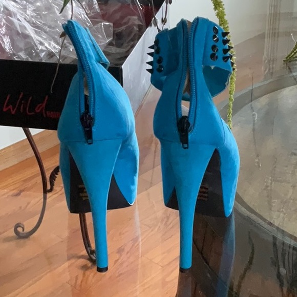 Women Blue size 9 platform heels - Picture 7 of 7